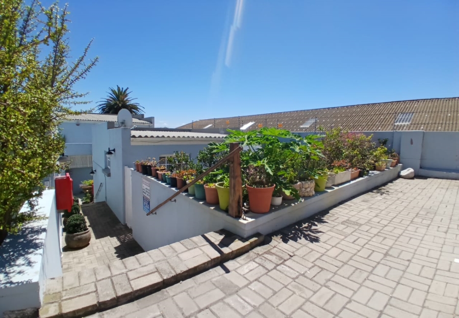 2 Bedroom Property for Sale in Mossel Bay Central Western Cape